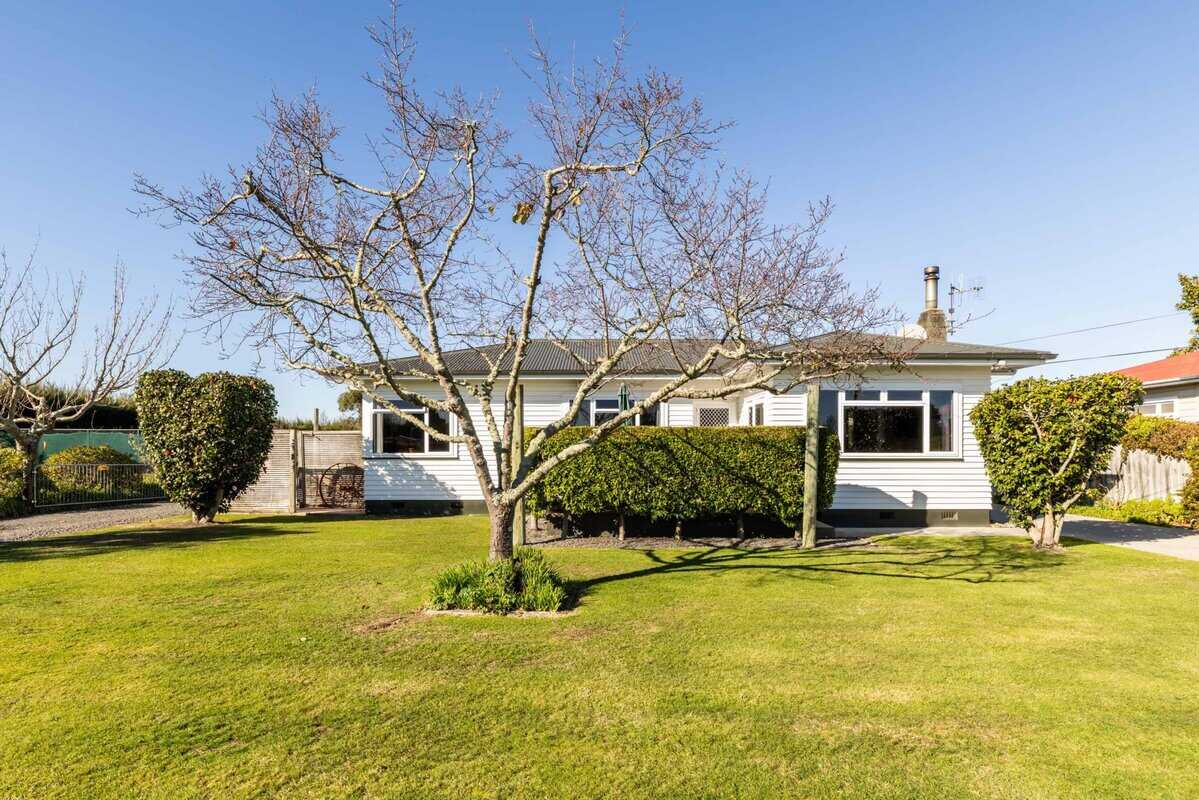 934 riverslea road south 24