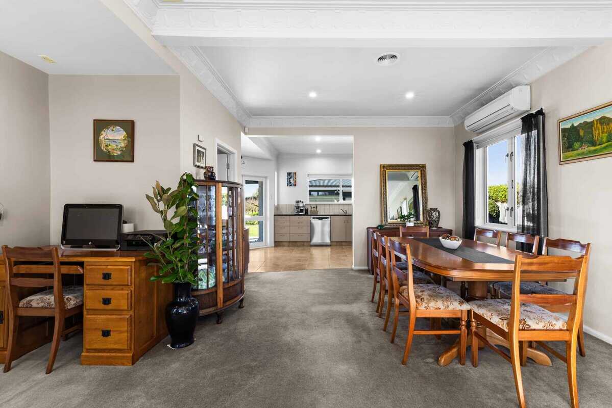 934 riverslea road south 6